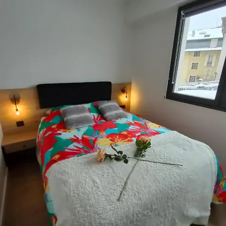 Magnifique 3 étoiles En Hyper Centre Avec Place Privée Aix-les-Bains